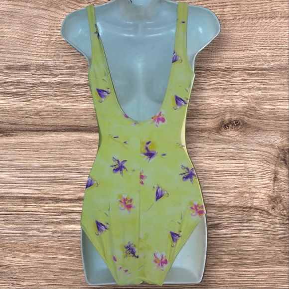 🔥Beautiful Vintage Yellow Bathing Suit - Picture 2 of 4